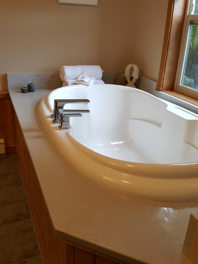 Reef Point Oceanfront Bed And Breakfast Ucluelet Εξωτερικό φωτογραφία