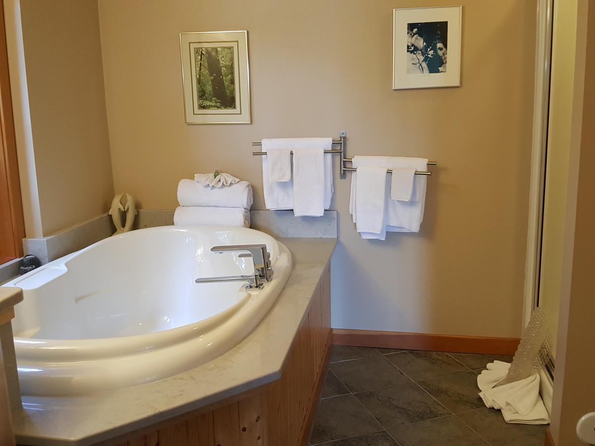 Reef Point Oceanfront Bed And Breakfast Ucluelet Εξωτερικό φωτογραφία