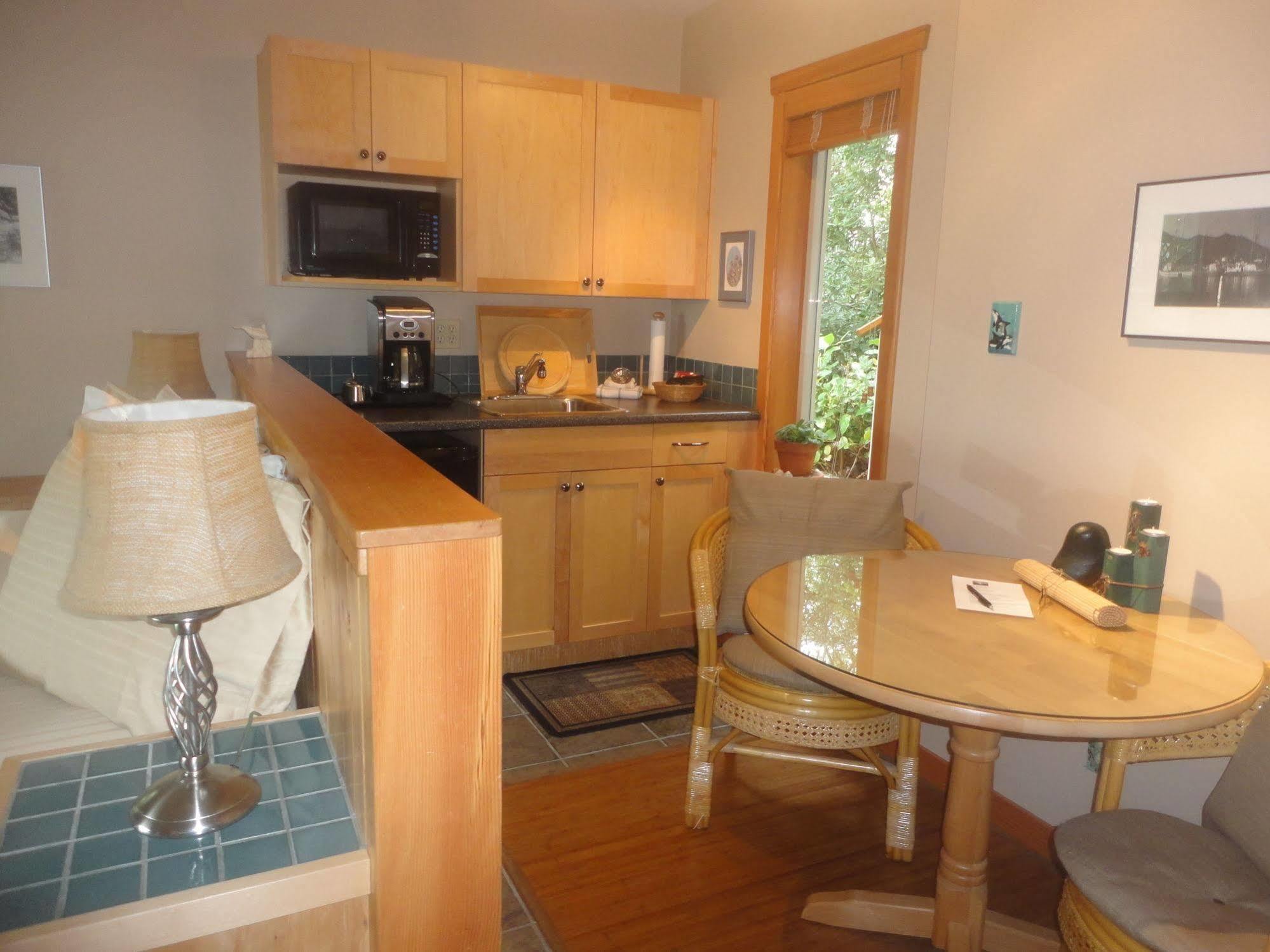 Reef Point Oceanfront Bed And Breakfast Ucluelet Εξωτερικό φωτογραφία