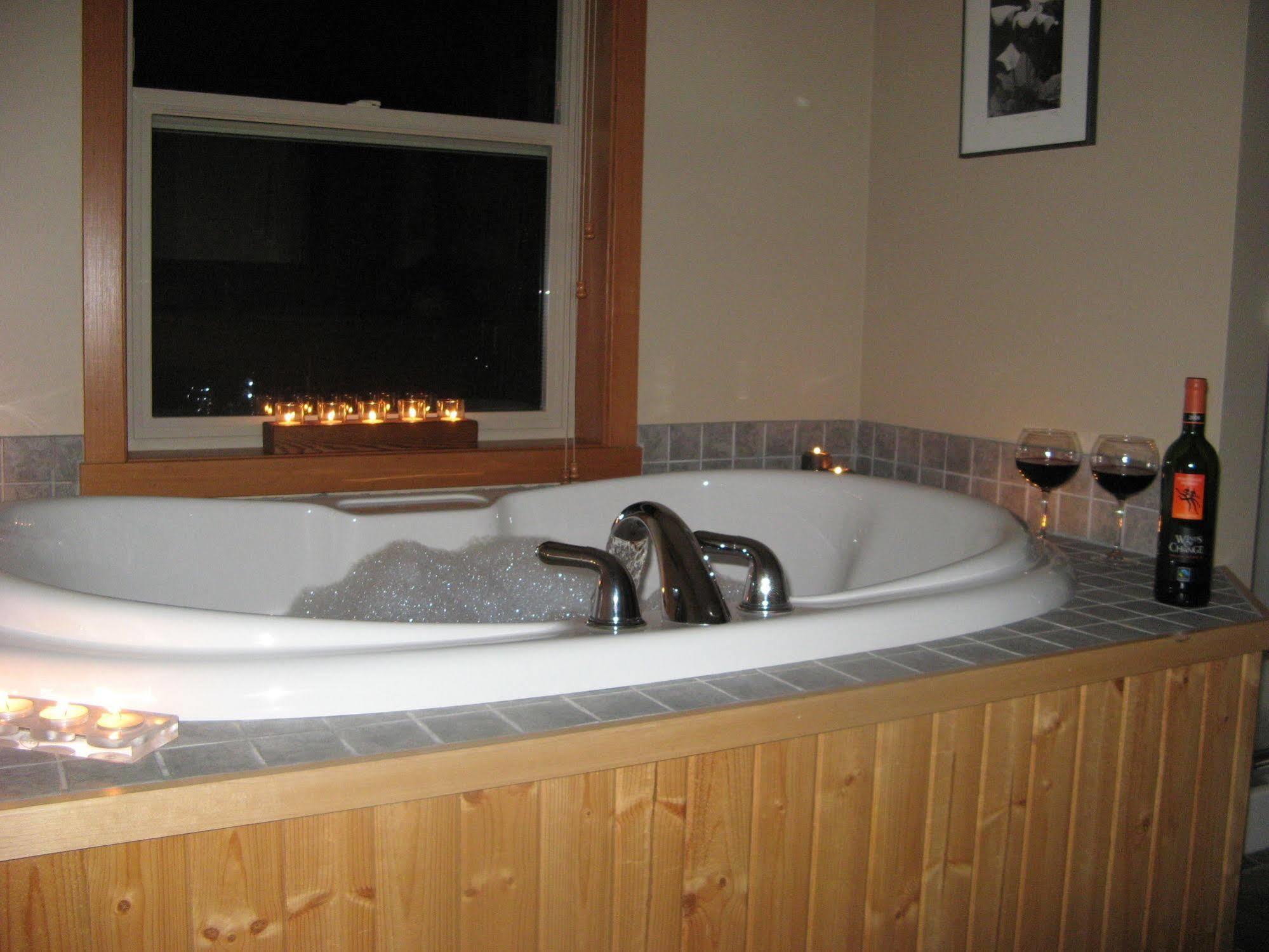 Reef Point Oceanfront Bed And Breakfast Ucluelet Εξωτερικό φωτογραφία