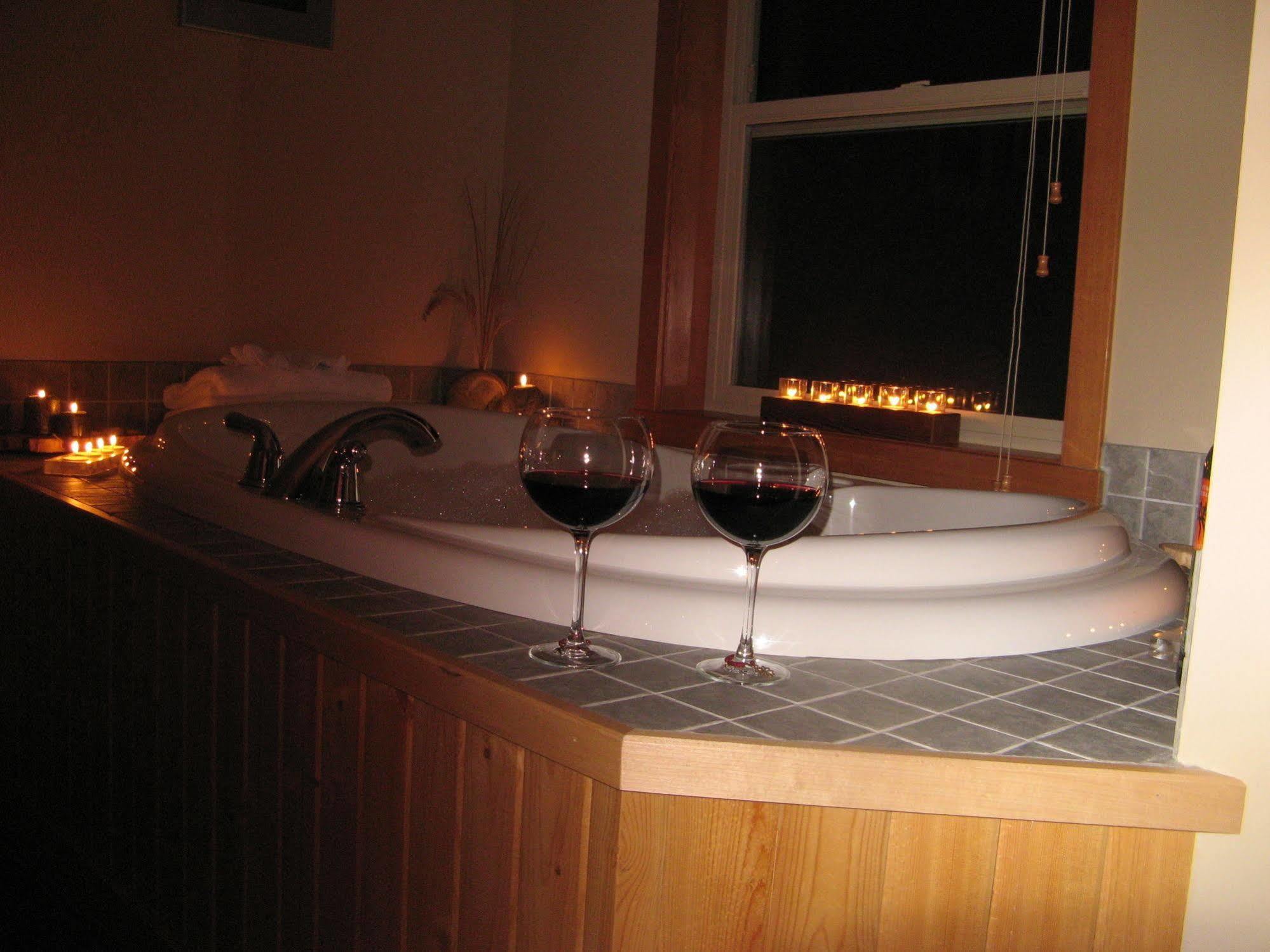 Reef Point Oceanfront Bed And Breakfast Ucluelet Εξωτερικό φωτογραφία
