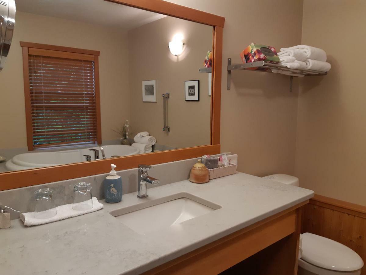 Reef Point Oceanfront Bed And Breakfast Ucluelet Εξωτερικό φωτογραφία